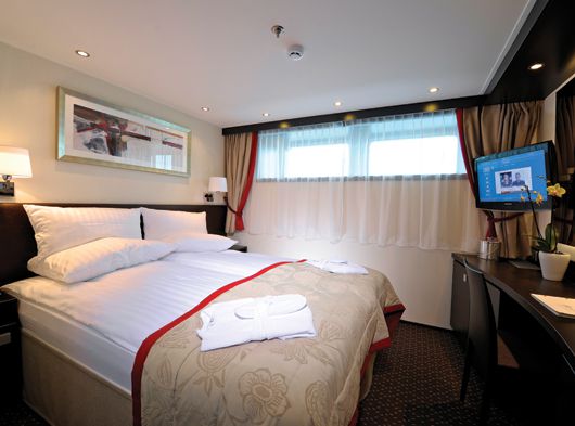 Avalon Waterways Avalon Panorama Accommodation Deluxe.jpg